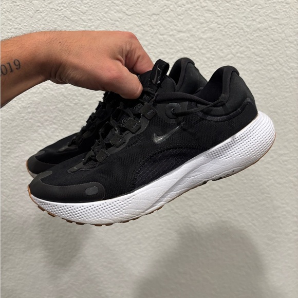 Nike Women's React Escape RN Running Shoes comfort size 8 walking black - Picture 3 of 7